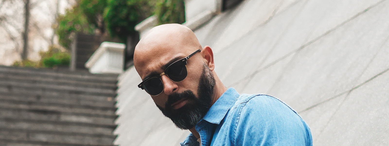 uomo calvo