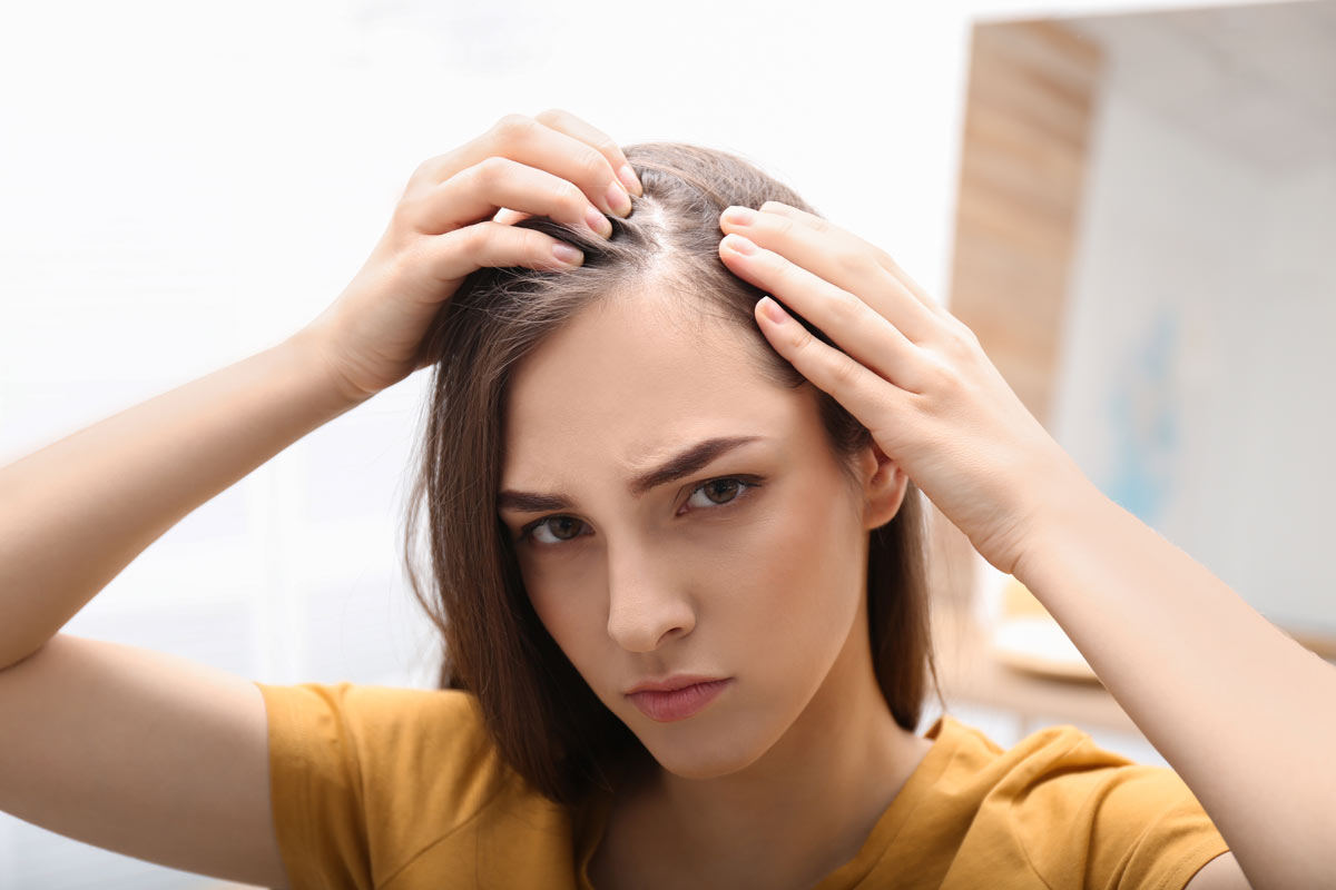 Caduta capelli durante la gravidanza: quando preoccuparsi?